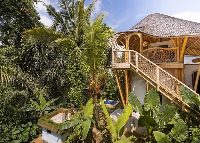 Leon, - The Bamboo Dream Villa *